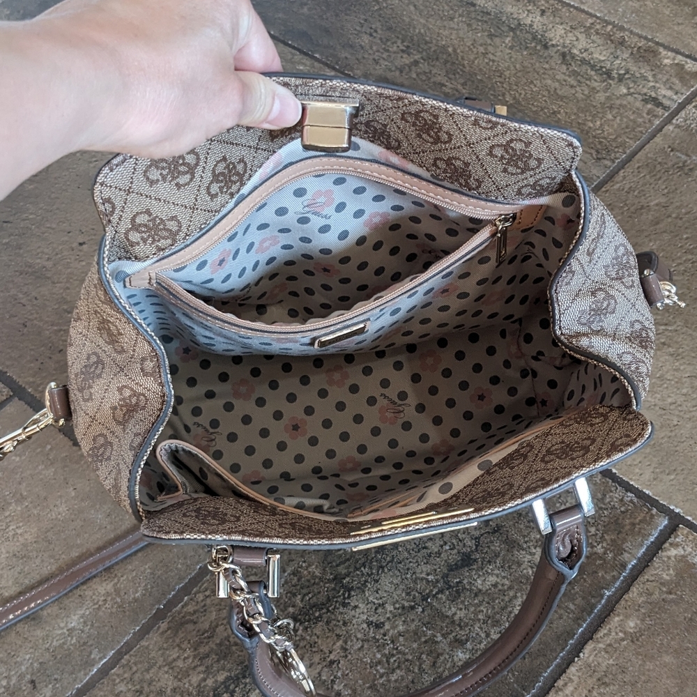 Guess Logo Remix Crossbody or Tote/Satchel Handbag Y2K Honeycomb Tan,Gold - Picture 4 of 16